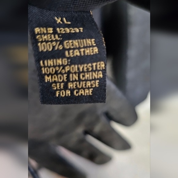 IMAN Global Chic Leather Jacket with Matching Driving Gloves - Picture 11 of 13